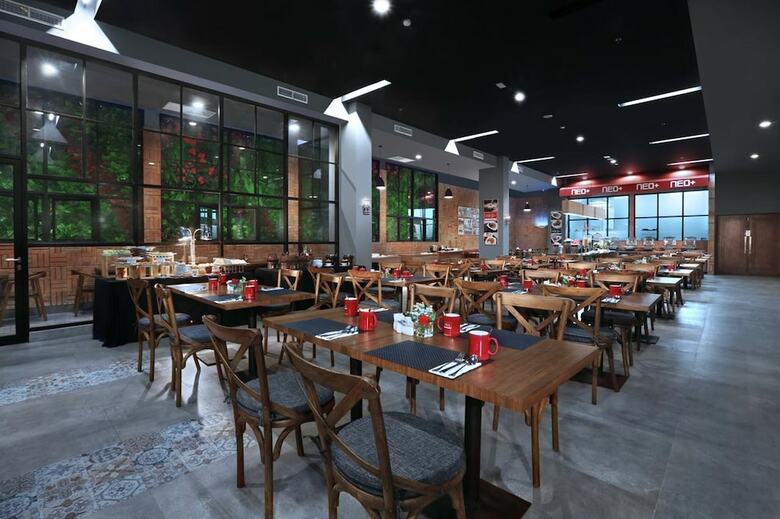 Hotel Neo+ Waru Sidoarjo By Aston