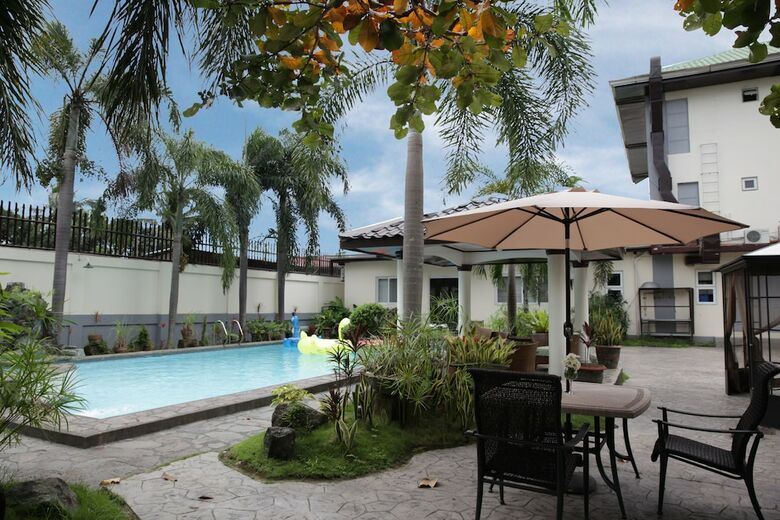Plumeria Hotel Batangas