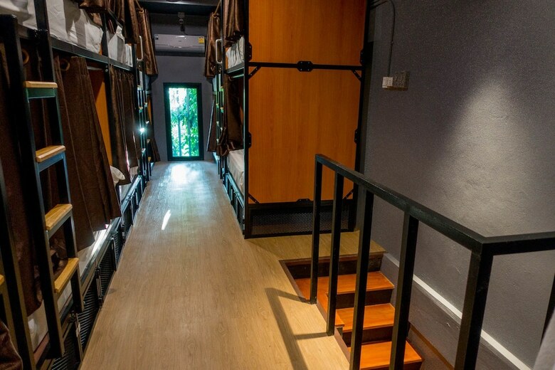Hostal Comfy Bed Hostel - Adults Only