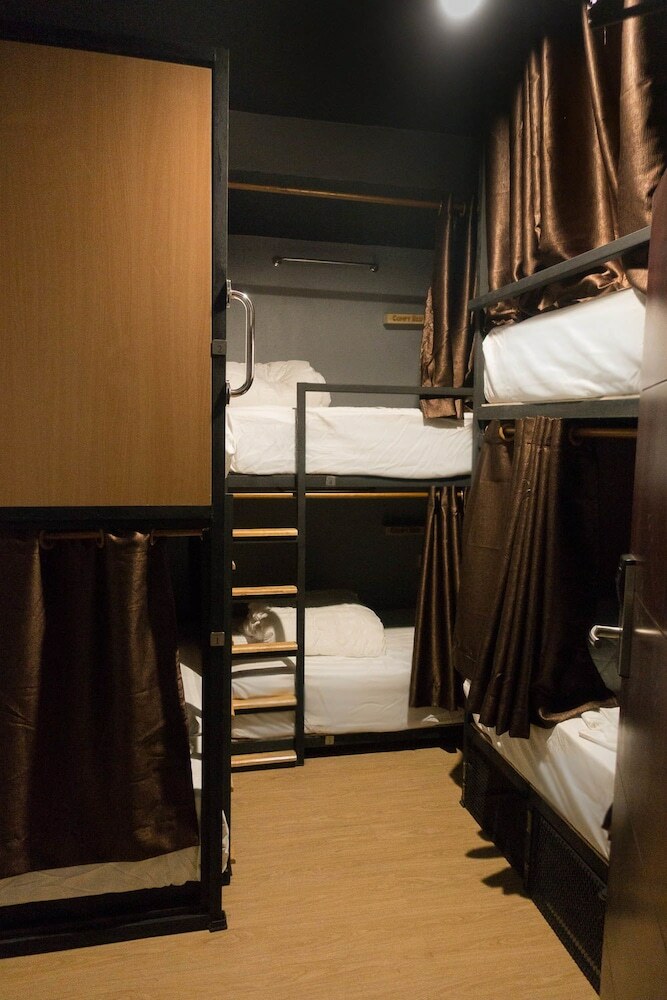 Hostal Comfy Bed Hostel - Adults Only