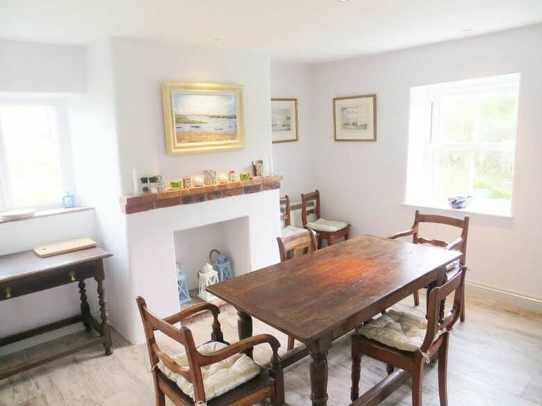 Island House.......harbour Views