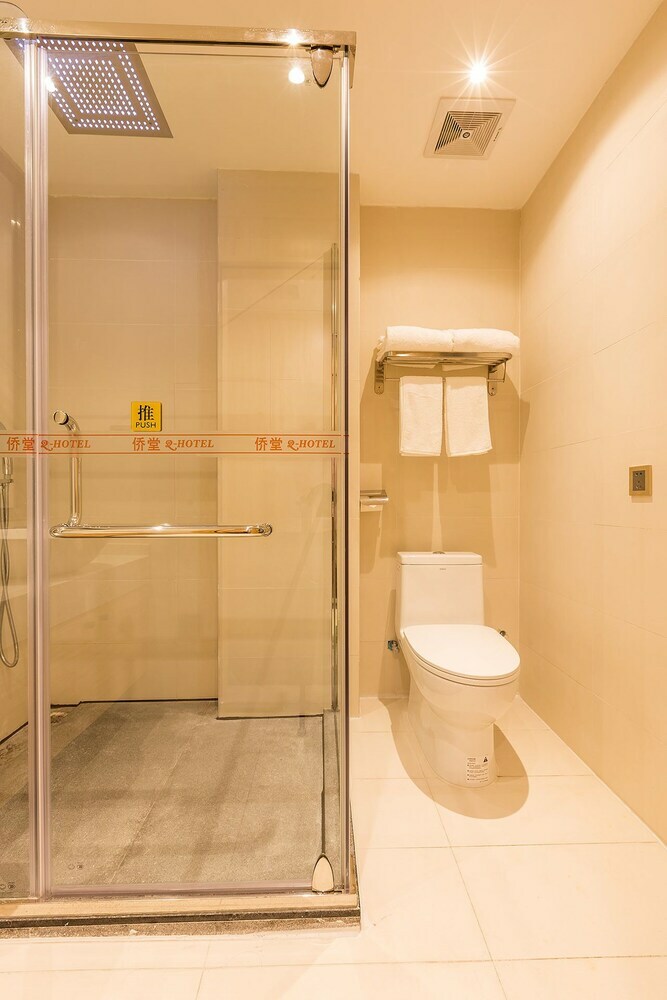 Q Hotel