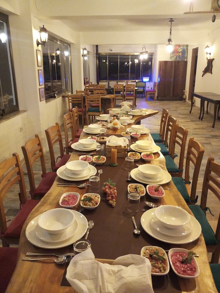 Godence Hotel Restoran