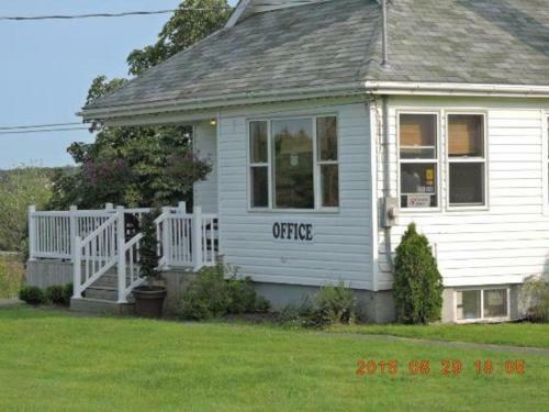 Macneil's Motel