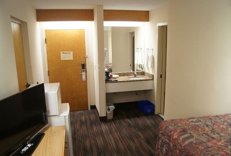 Hotel Slumber Inn