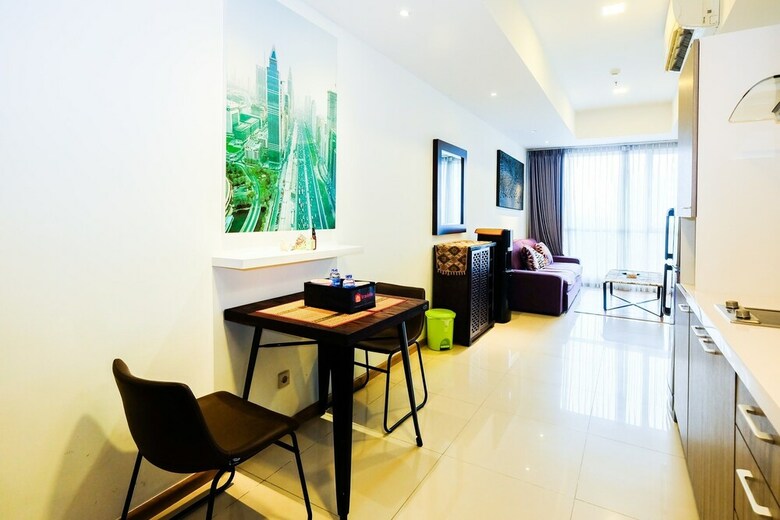 1br Apartment With Big Sofa Bed At Casa Grande Residence