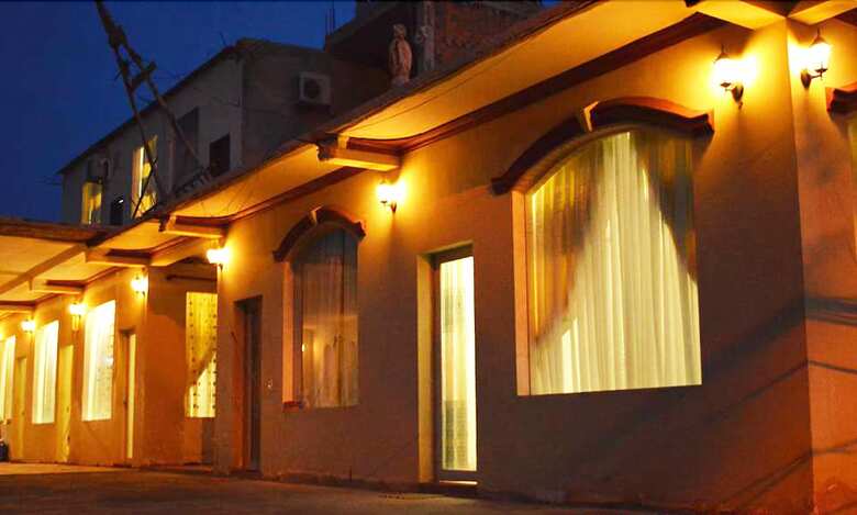 Hotel Lucky Ann