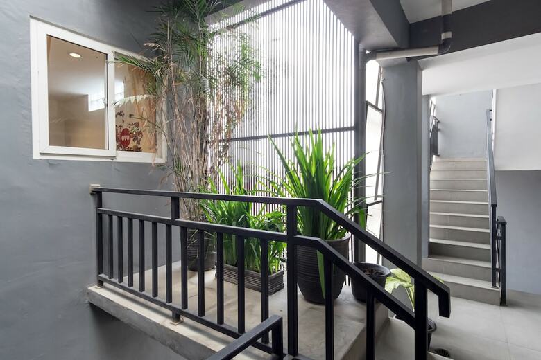 Hostal Oyo 294 Andrea Residence Syariah
