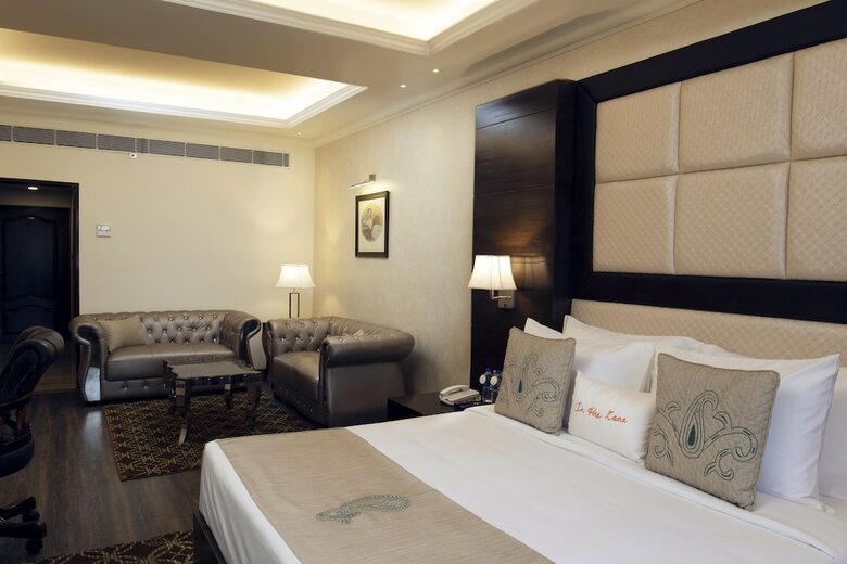 Hotel Zone By The Park Jammu