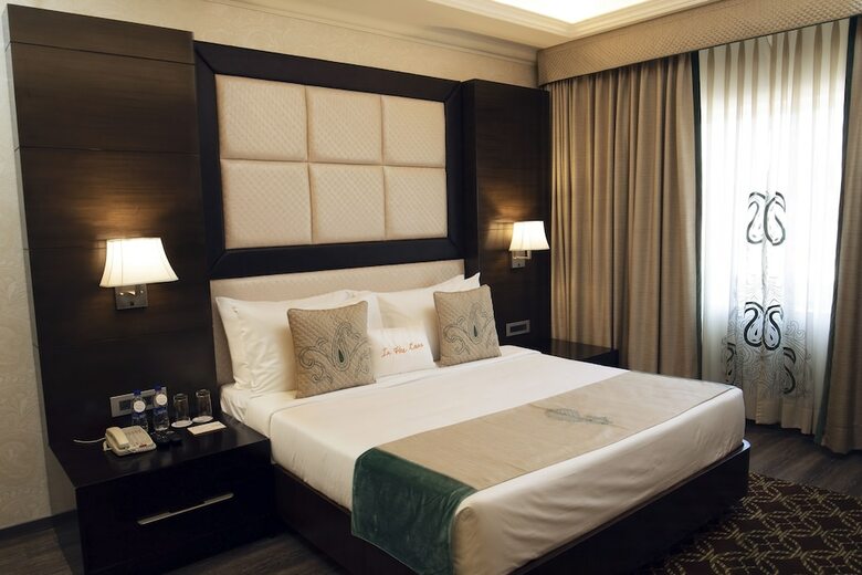 Hotel Zone By The Park Jammu