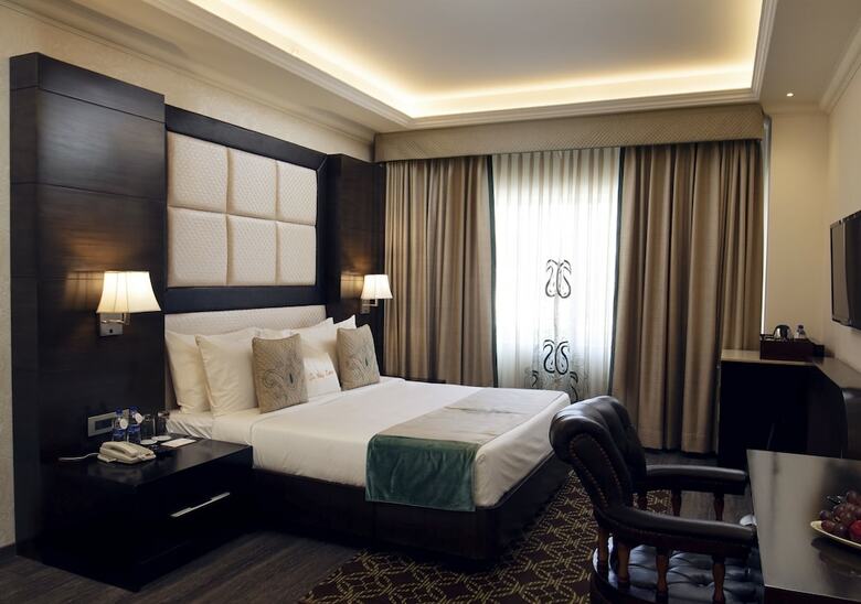 Hotel Zone By The Park Jammu