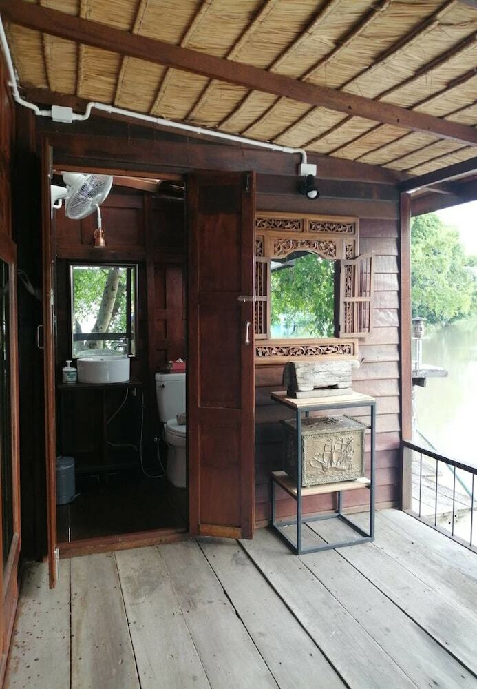 Hotel Rustic Charm Suphan