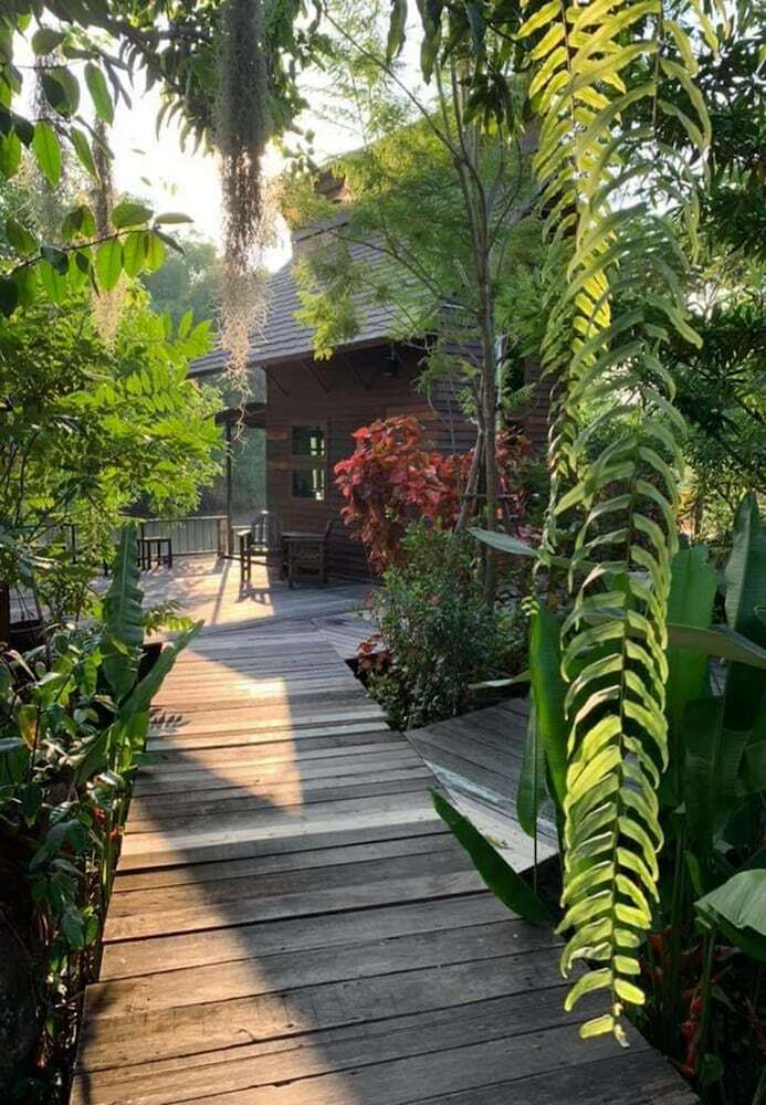 Hotel Rustic Charm Suphan