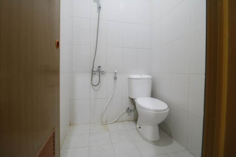 Hotel Reddoorz Syariah @ Limo Depok