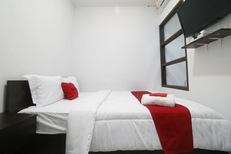 Hotel Reddoorz Syariah @ Limo Depok