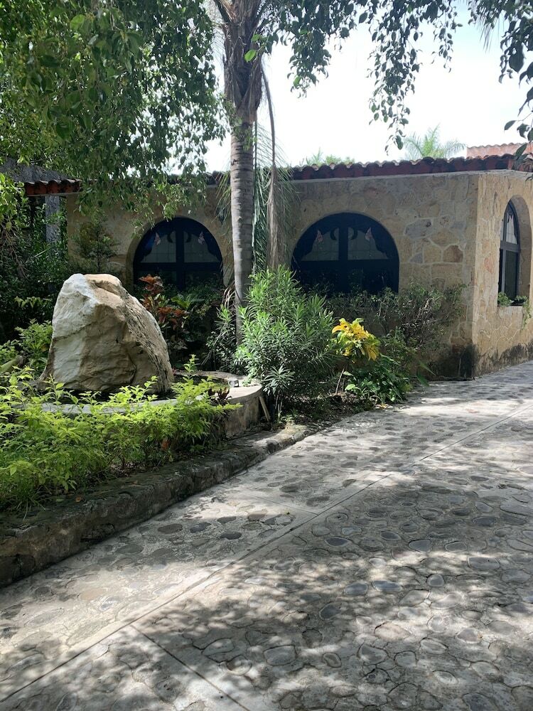 Hotel Rancho Agua Salada