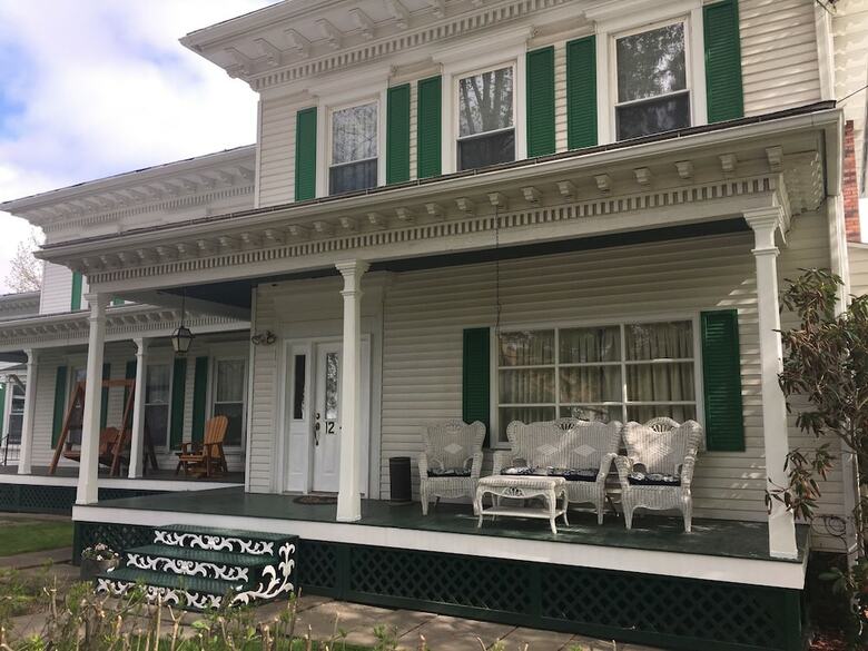 The Colonial Motel