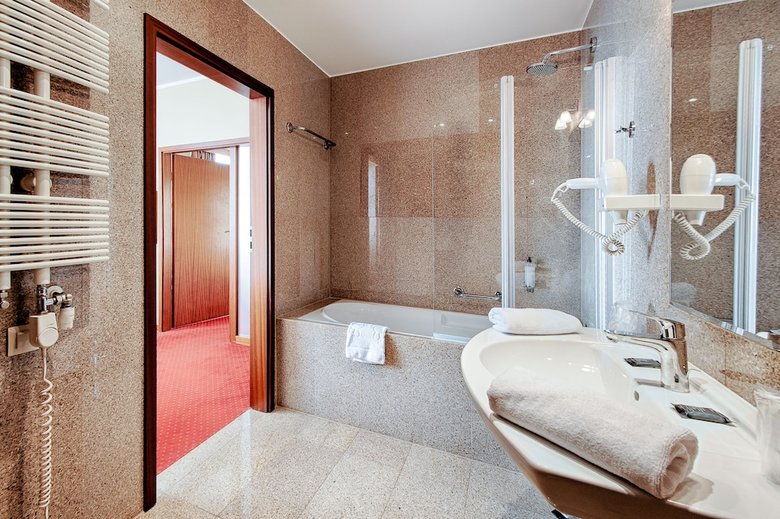 Grand Royal Hotel