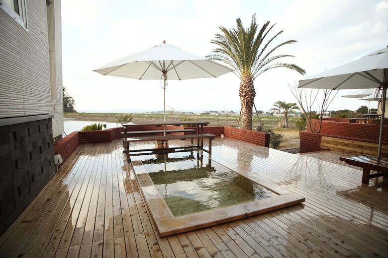 Jeju Lake Pension