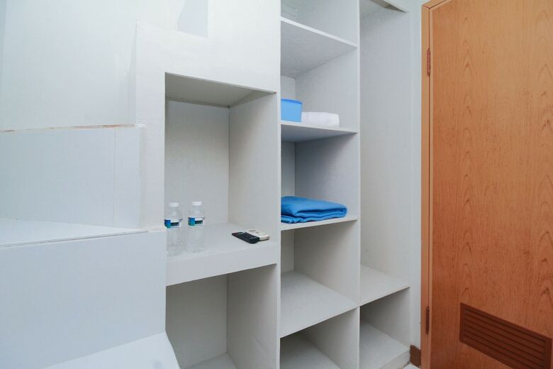 Hostal Kamar Keluarga Syariah Cendrawasih
