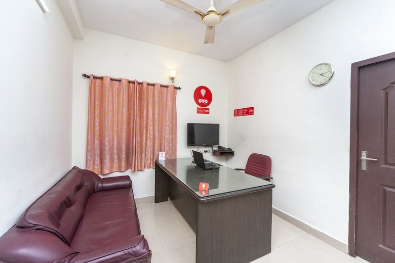 Hotel Oyo 22019 Skye Service Apartments