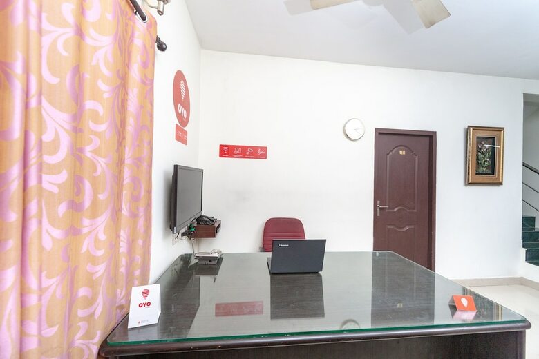 Hotel Oyo 22019 Skye Service Apartments