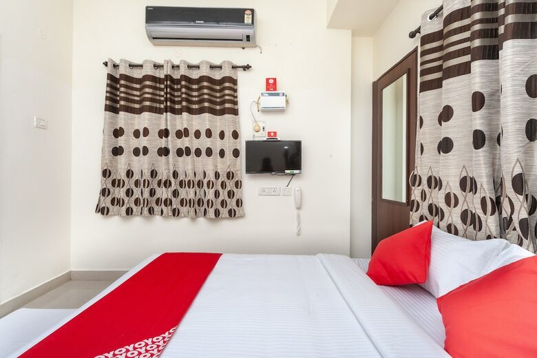 Hotel Oyo 22019 Skye Service Apartments