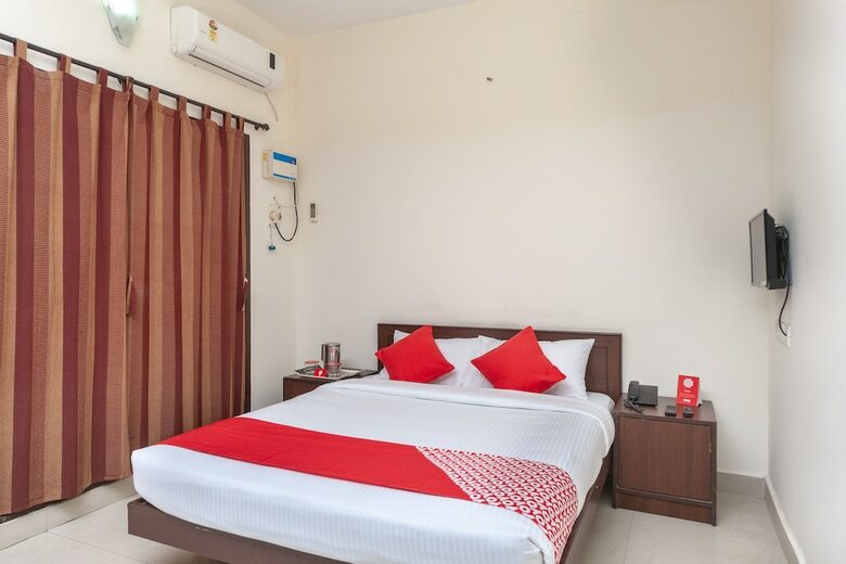 Hotel Oyo 22019 Skye Service Apartments