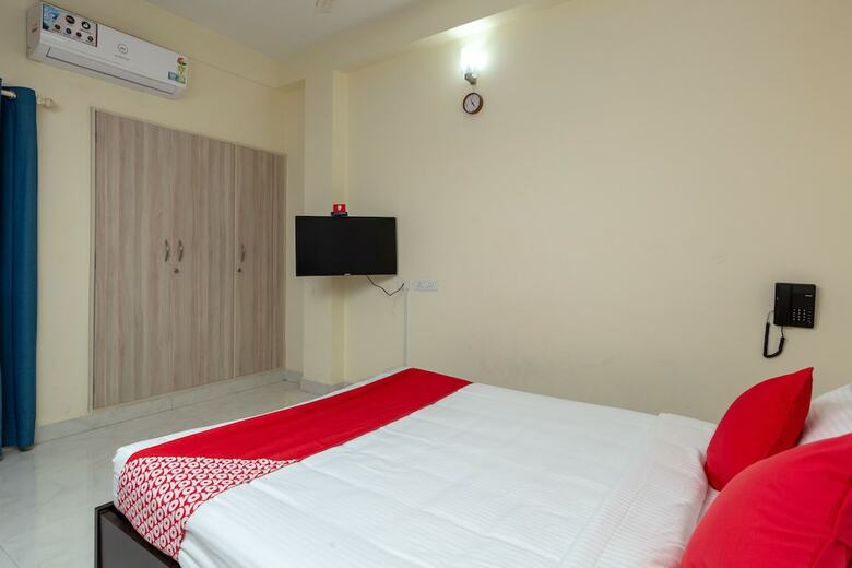 Hotel Oyo 23081 Little Stay Service Apartments