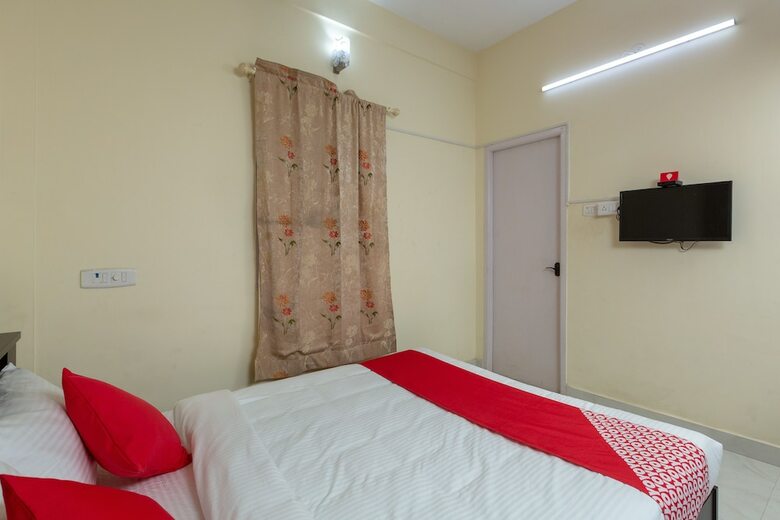 Hotel Oyo 23081 Little Stay Service Apartments