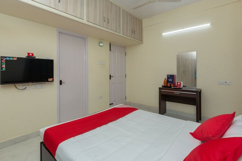Hotel Oyo 23081 Little Stay Service Apartments