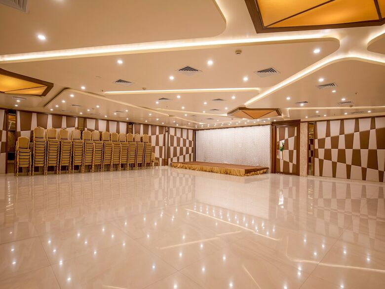 Hotel Oyo 4035 Spg Grand
