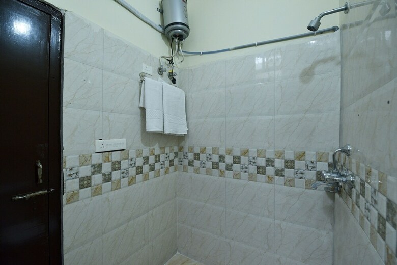 Oyo 22966 Hotel Raj Niwas