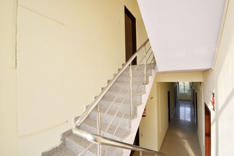 Oyo 22966 Hotel Raj Niwas