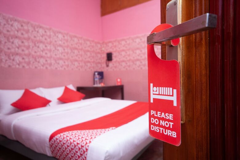 Hotel Oyo 24053 Auro Gp Guest House