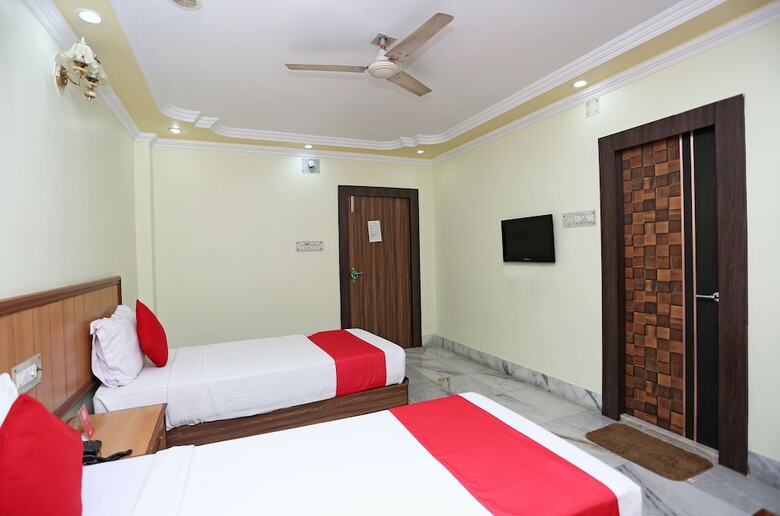 Oyo 24916 Hotel Aquatic Palace
