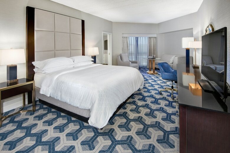 Sheraton Eatontown Hotel