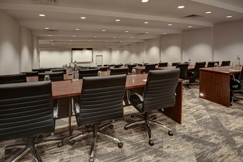 Sheraton Eatontown Hotel