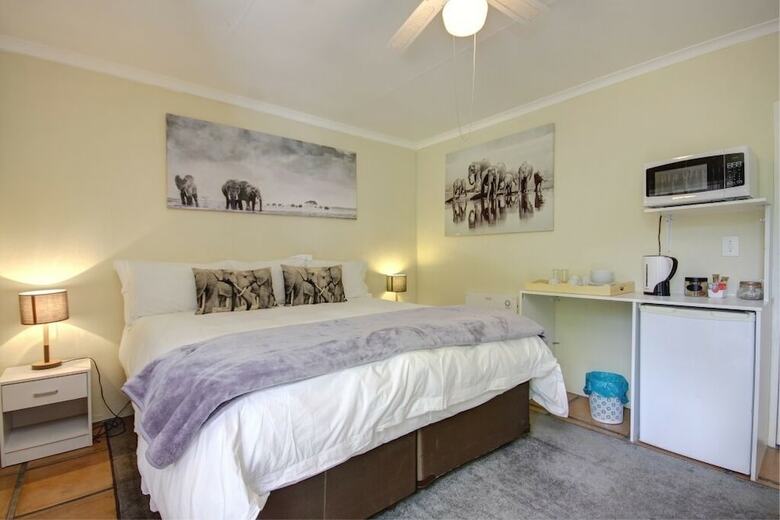 Hotel Lenox Lodge Guesthouse