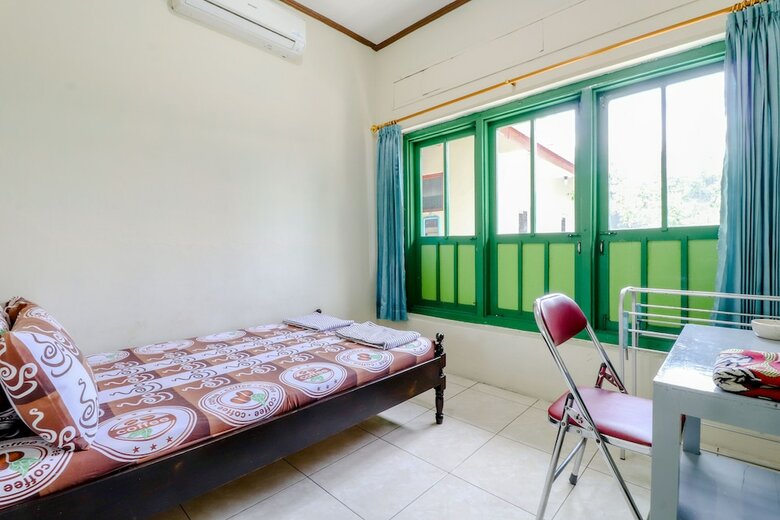 Hostal Bahagia Sederhana Home Stay - Hostel