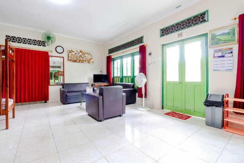 Hostal Bahagia Sederhana Home Stay - Hostel