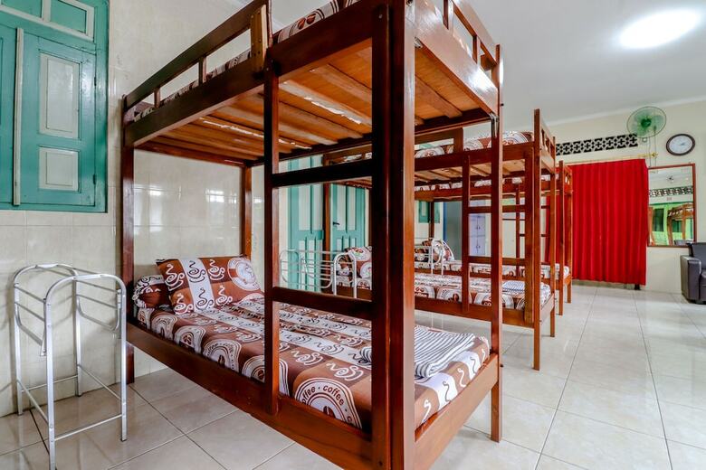 Hostal Bahagia Sederhana Home Stay - Hostel