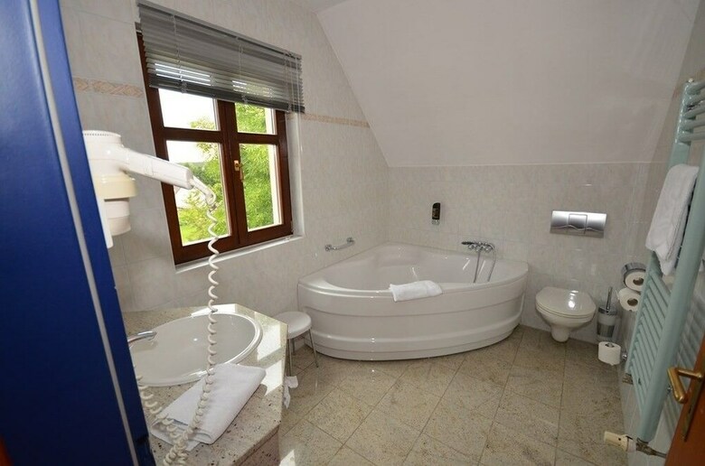 Hotel Parkschl��chen Maasdorf