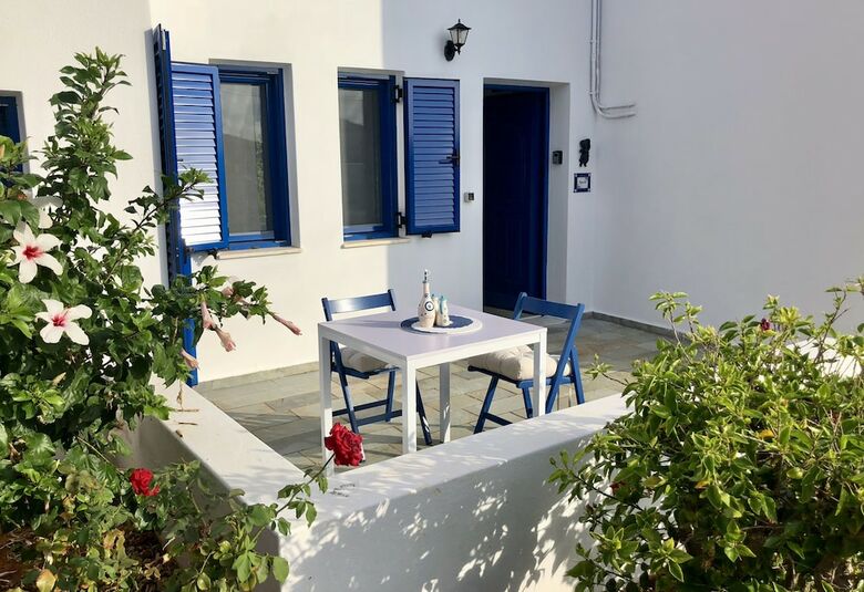 Aphrodite And Apollo Apartments