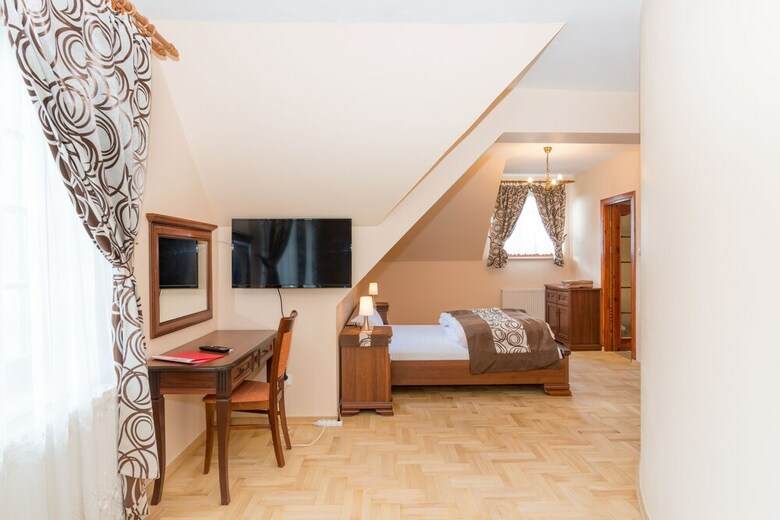 Hotel Gosciniec Pieciu Stawow
