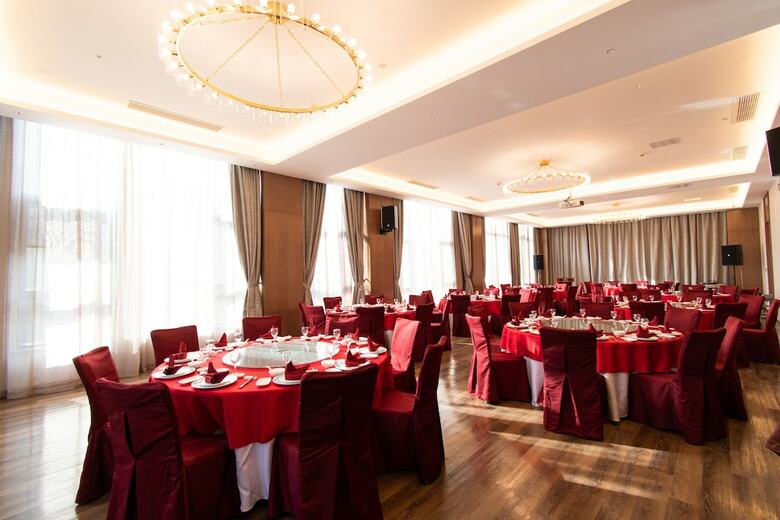 Hotel Ramada Plaza Wyndham Wenzhou Cangnan