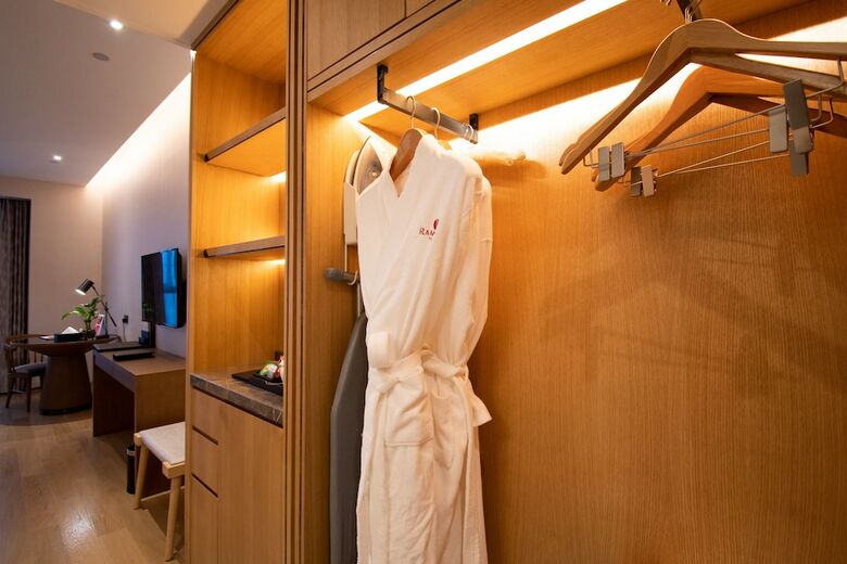 Hotel Ramada Plaza Wyndham Wenzhou Cangnan