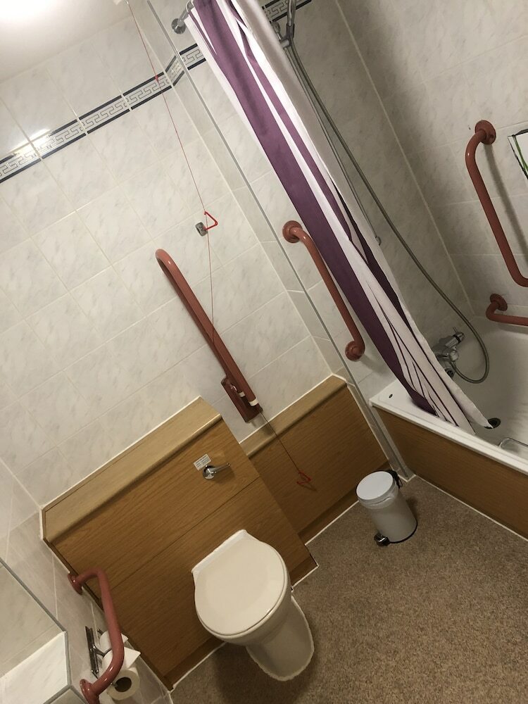 Hotel Purple Roomz