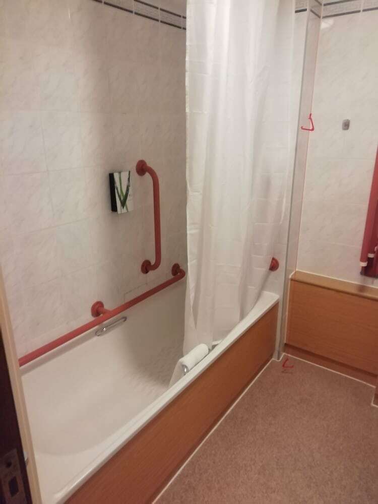 Hotel Purple Roomz