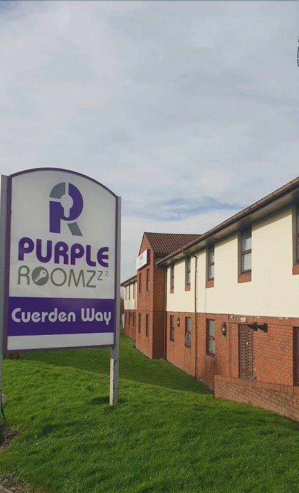 Hotel Purple Roomz